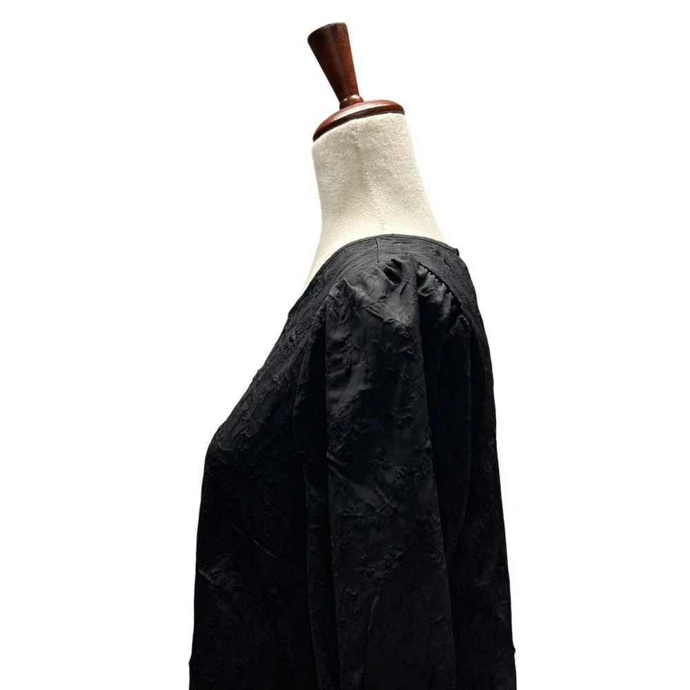 Ted Baker Women's Blouse Small‎ Embossed Puff Sleeve Minimalist Quiet Luxury